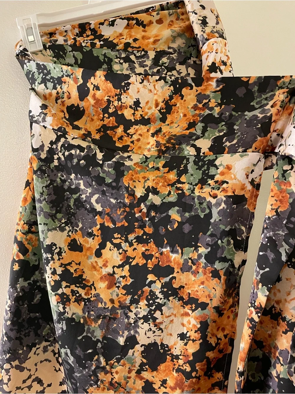 Floral Print Tie-Waist Jaspre Skirt in Navy Bloom